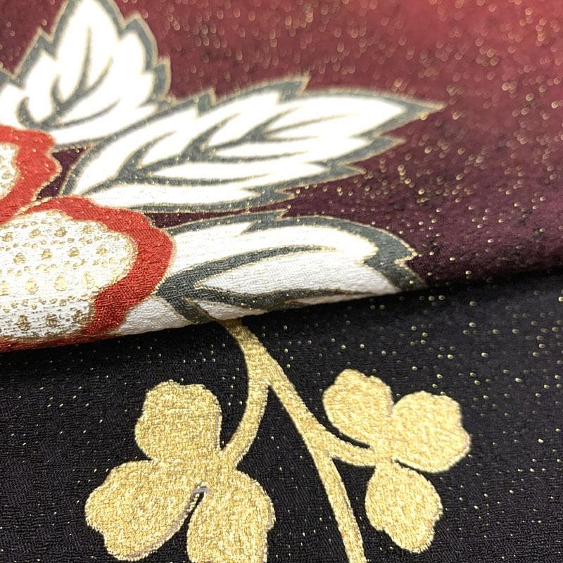 511z46〇小柄な方にも 金通し 振袖 金彩 花 赤 黒〇美品 成人式 結婚式