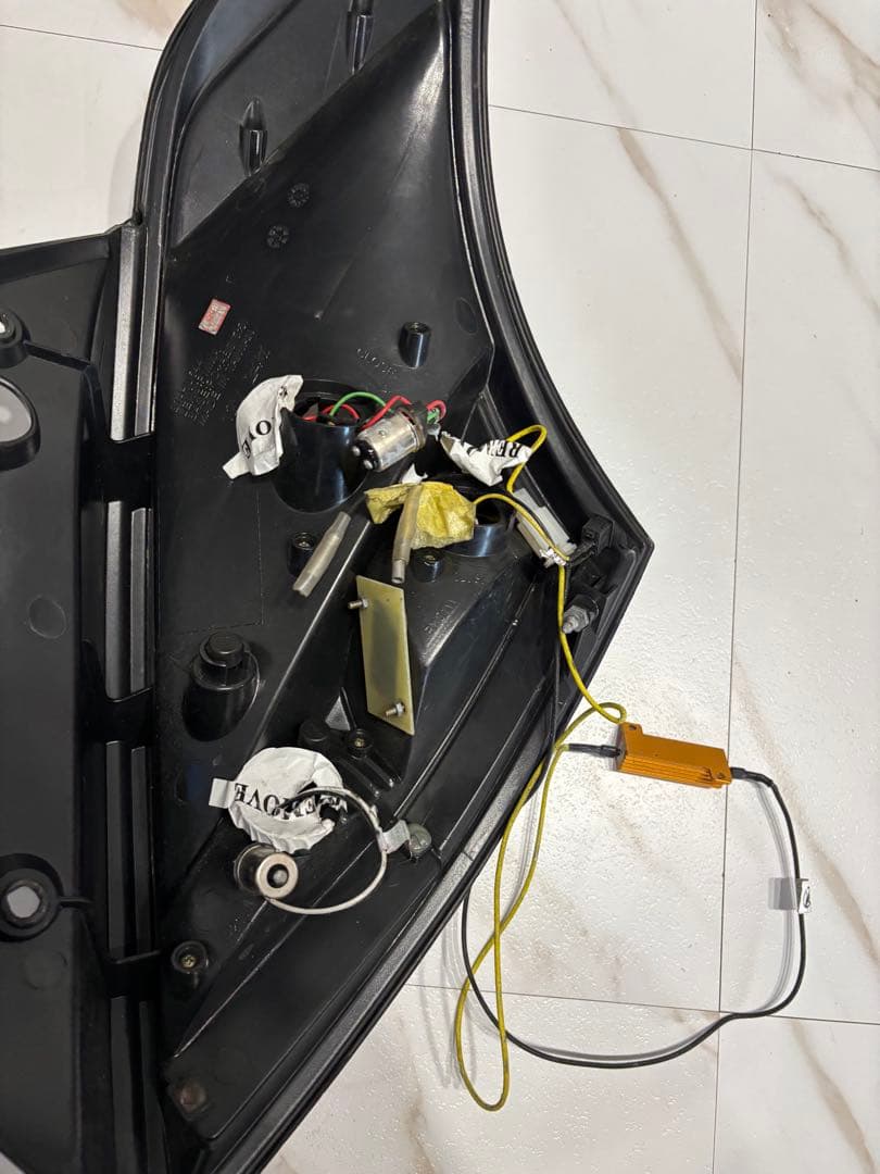 メーカー不明　3台目スイフト　シーケンシャルテール