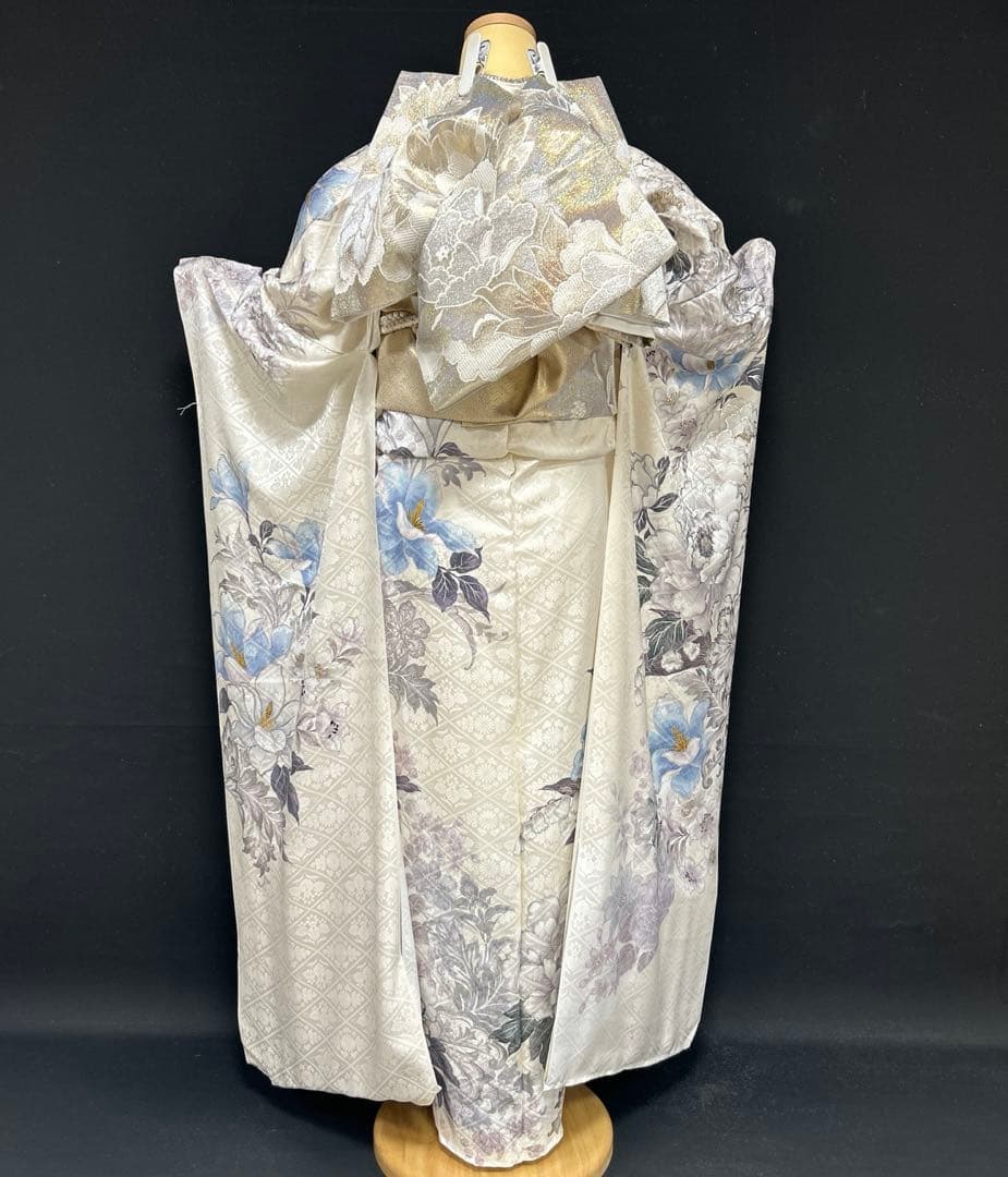 白地　上品な牡丹に木蓮の振袖フルセット