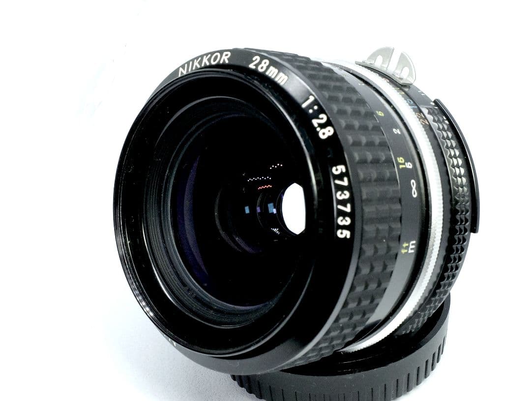 ニコン　Nikon FE + Ai Nikkor 28mm/F2.8