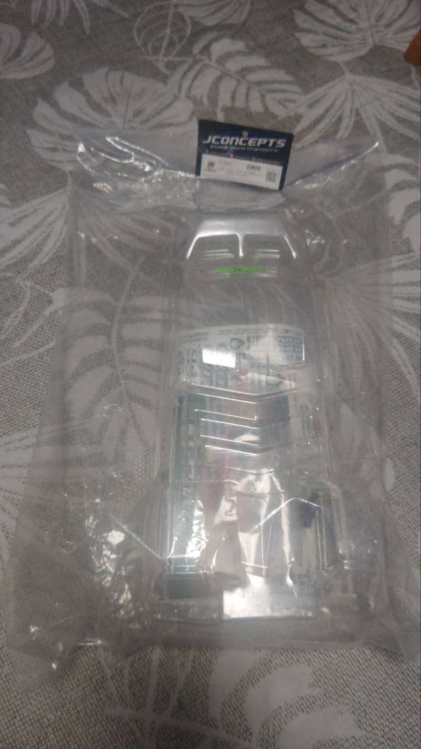 けん アソシエイテッド RC10T6.4　新品ボディー.タイヤセット