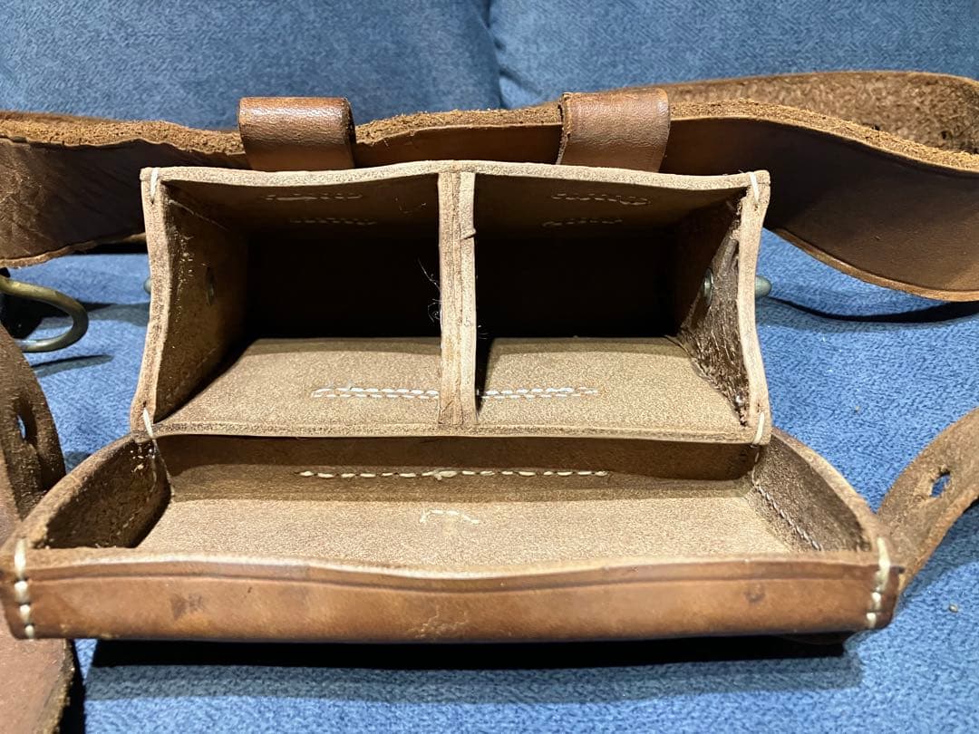 日本軍三十年式弾薬盒を原型とした 民生用オールレザー装備 ベルト付きヴィンテージ