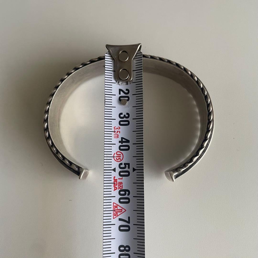 TOM HAWK (トムホーク) バングル　ナハボ族　インディアンジュエリー