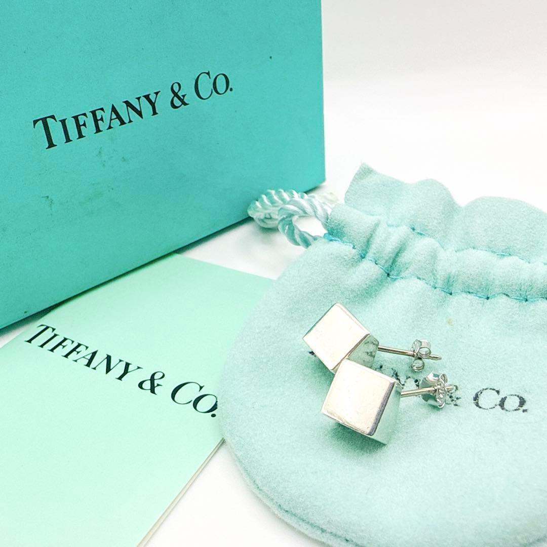 2795 保存箱・袋付き✨Tiffany ピアス　キューブ　シルバー925