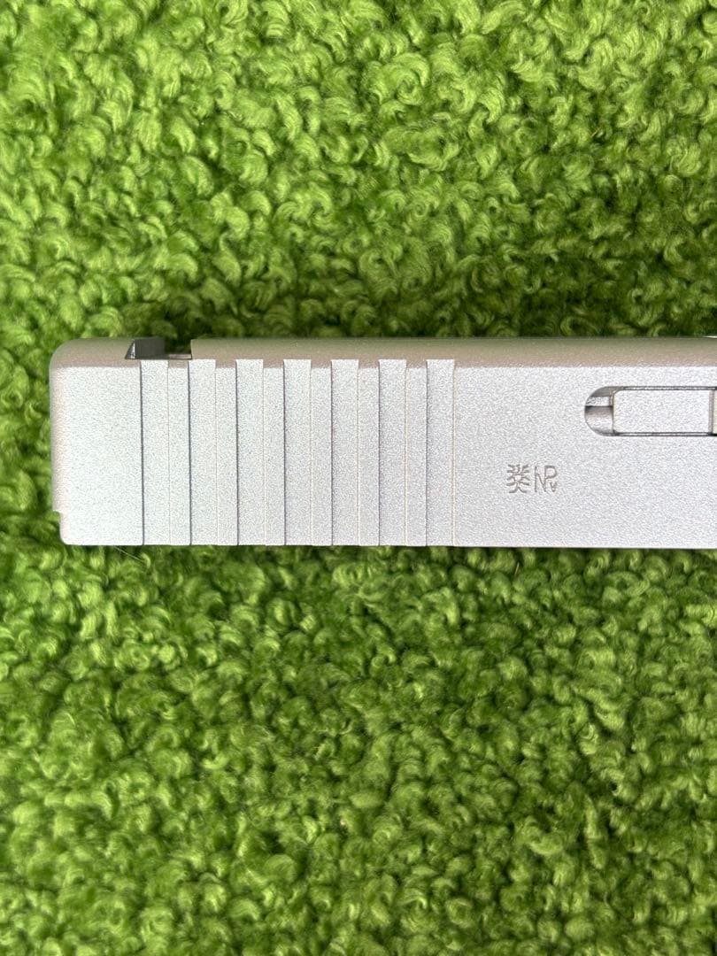 サイドアームズ　東京マルイ Glock17 Gen3 セラコートシルバースライド