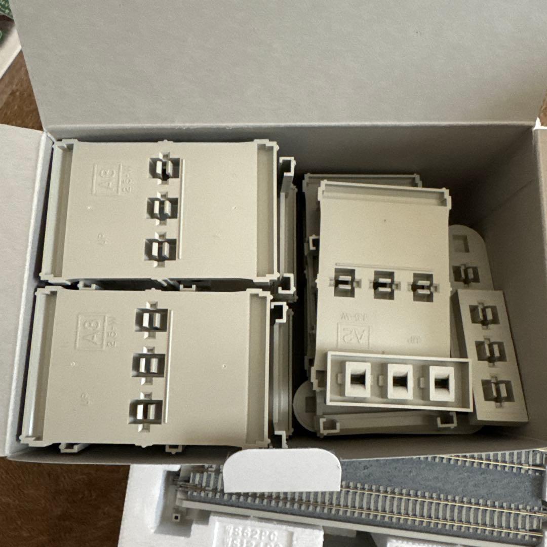 KATO ユニトラック V12 複線立体交差セットカント付きカ…