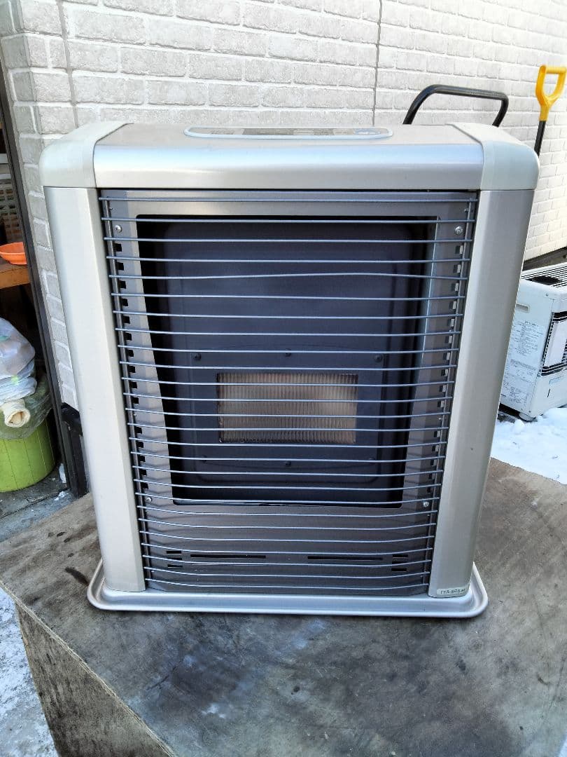 サンポットFF石油ストーブゼータス！品番「FFR‐56S」2007年式中古品