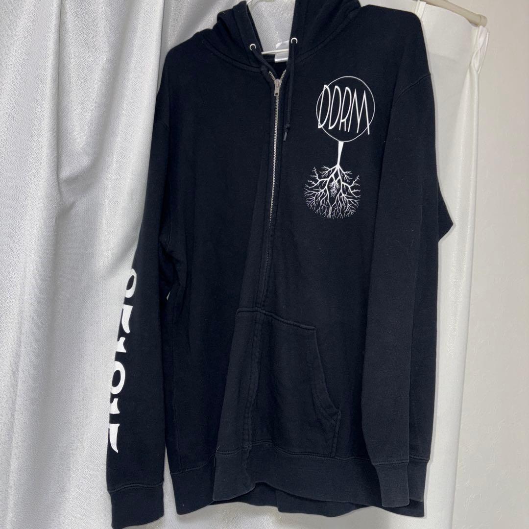 「DADAROMA (ダダロマ)」のメンバーよしあつ氏の生誕記念限定グッズ 中古