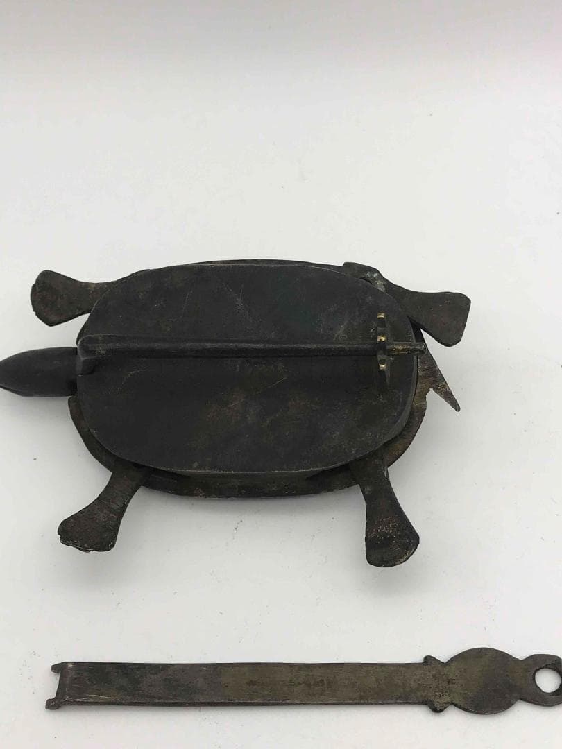 清朝民国　亀　カメ　鍵　銅鍵　四本足動かせる　手工　時代物(F-11)