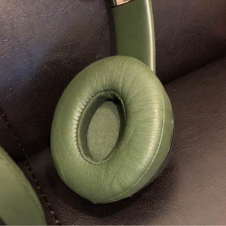【箱なしのため安くお譲り】ビーツ beats solo2 ヘッドホン 緑色