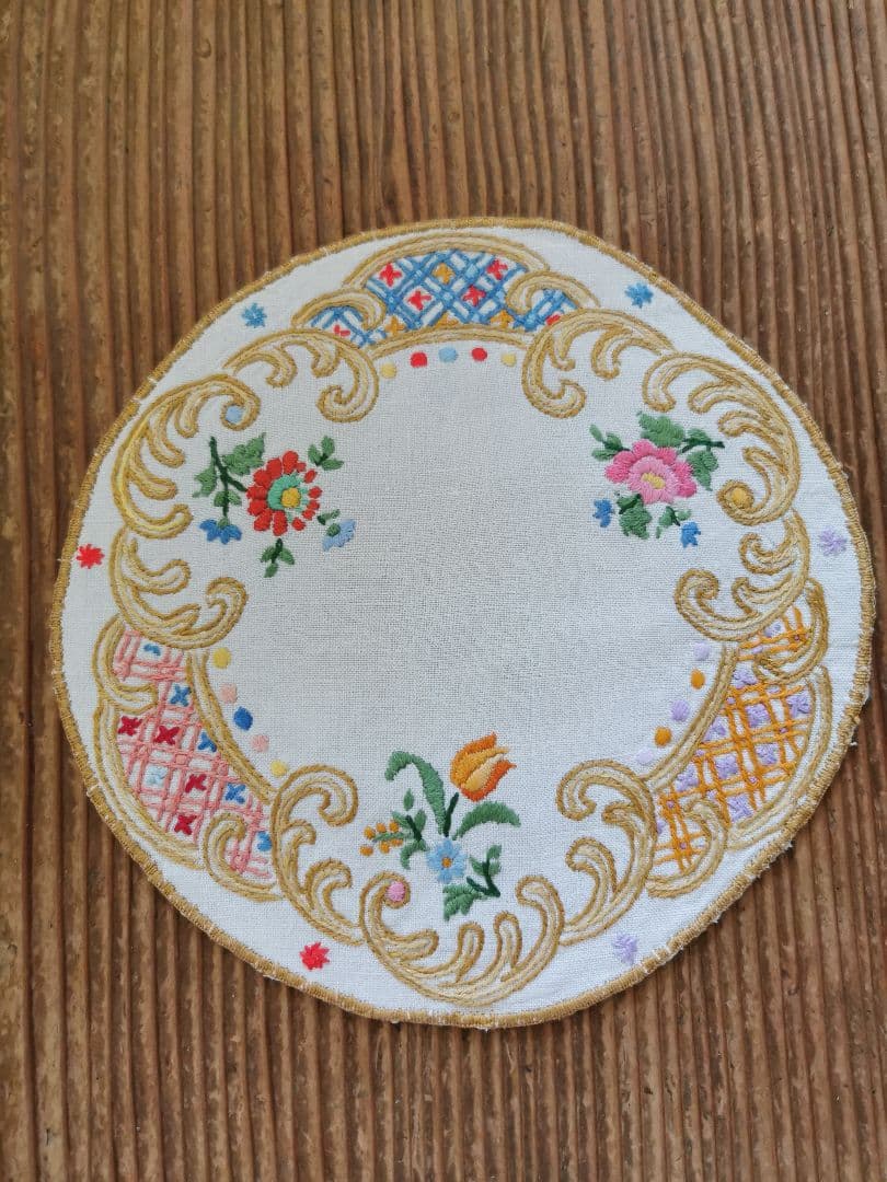 アンティークフランス マルチカラー手刺繍 チューリップ＆ローズ リネンドイリー