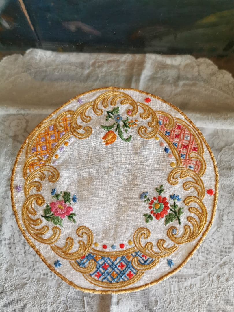 アンティークフランス マルチカラー手刺繍 チューリップ＆ローズ リネンドイリー