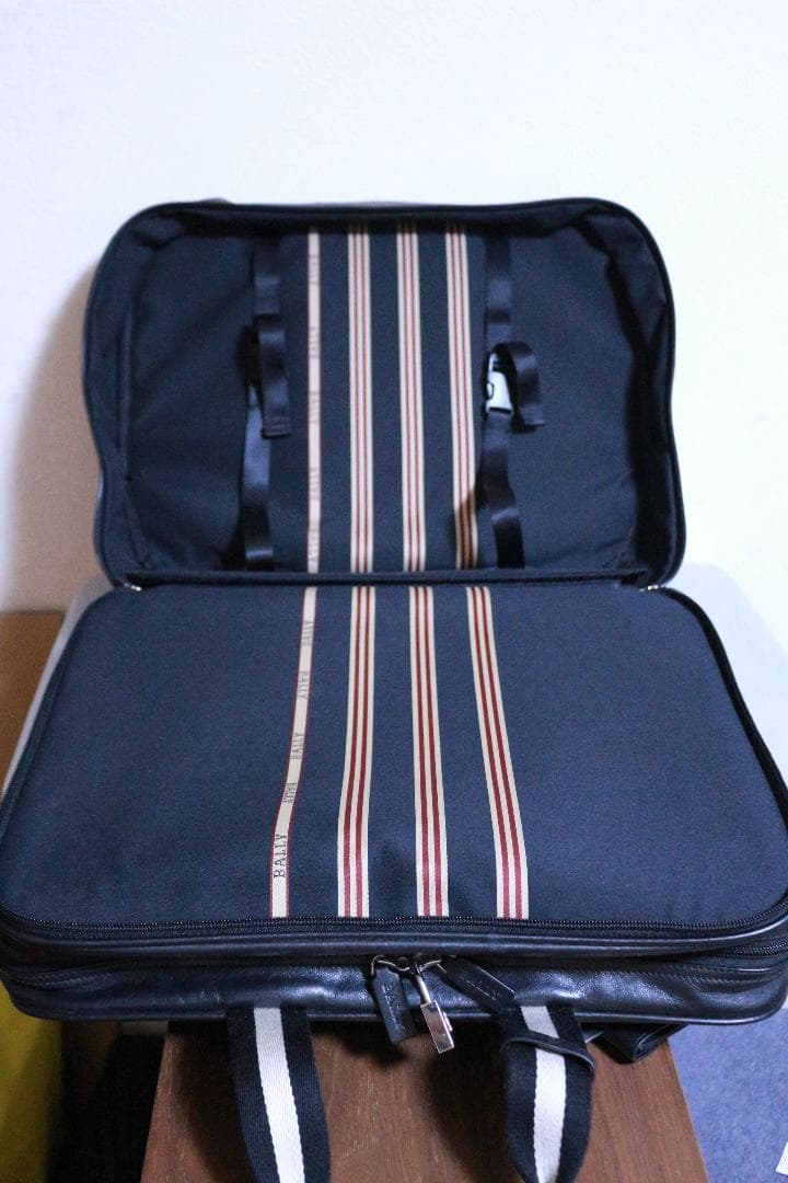 BALLY　本革キャリーバッグ