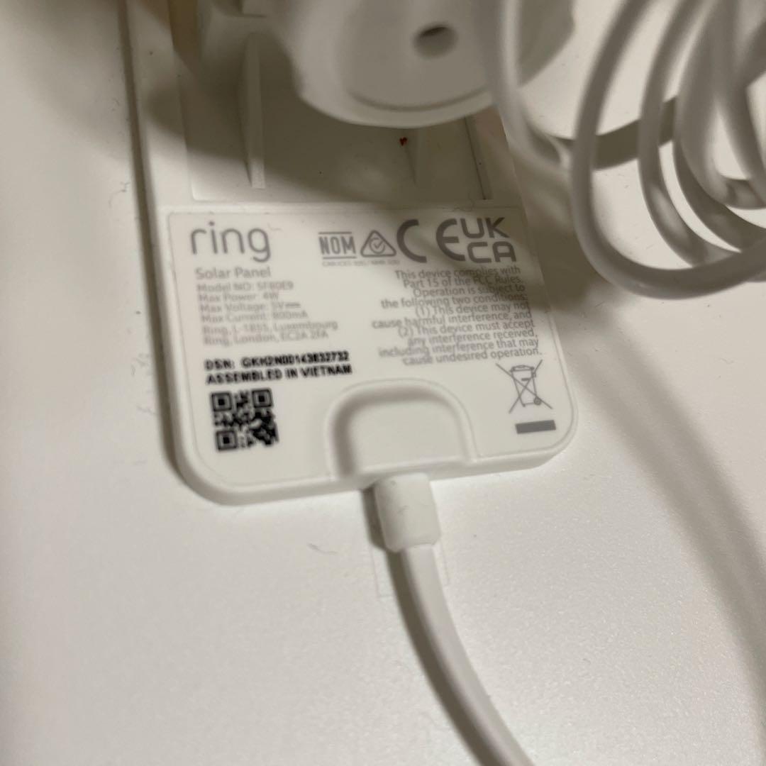 Ring 屋外用センサーライト付セキュリティカメラ+バッテリー+ソーラーパネル