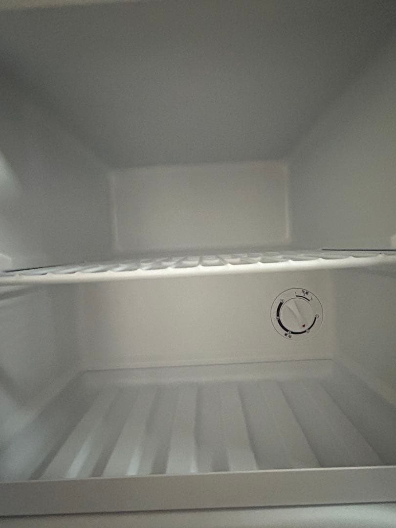 【フリーまま】冷凍冷蔵庫 ゴールド 1段棚付き（2024年製）