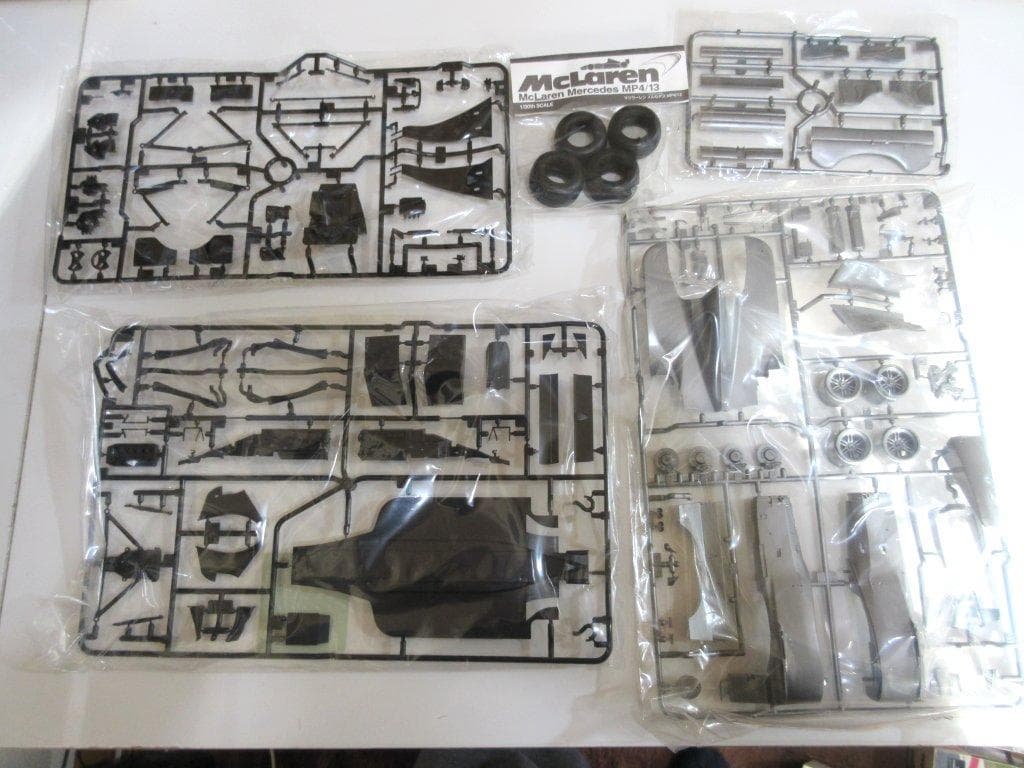 レアパーツ付き！ マクラーレンMP4-12&13 テスト仕様＆日本GP仕様！