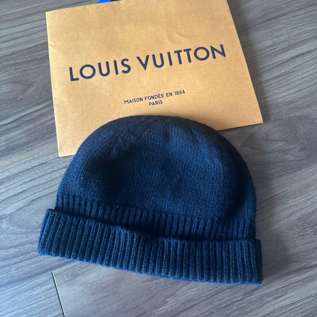 LOUIS VUITTON 黒 ニット帽 リボン付き