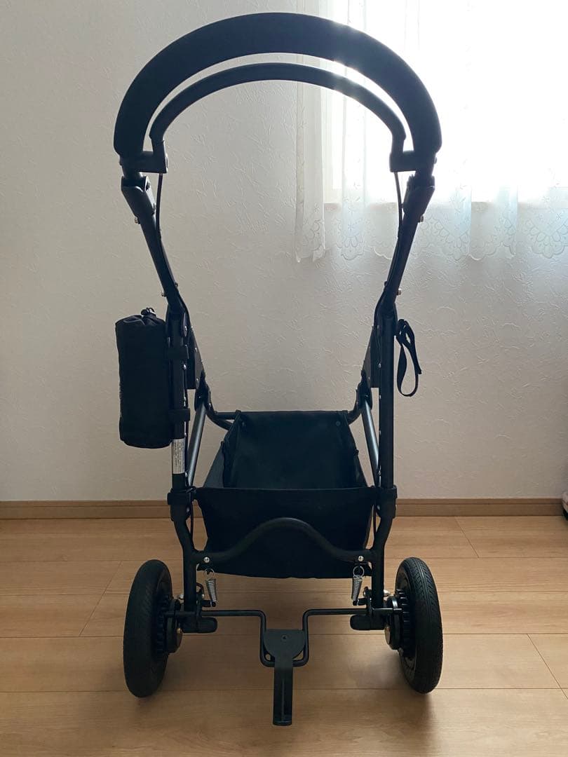 【極美品】エアバギー AIRBUGGY フレームのみ ブラック 黒 ペットカート