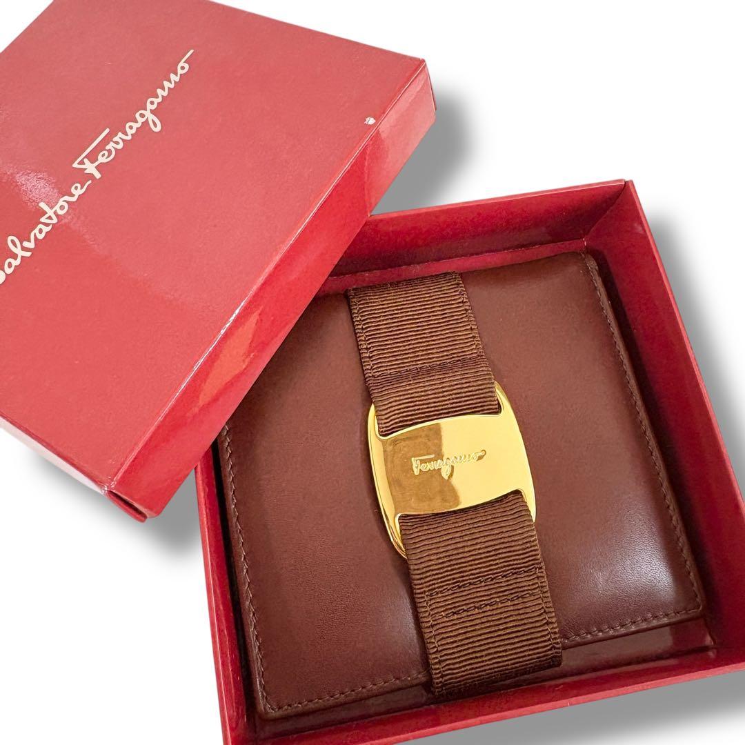 極美品✨Salvatore Ferragamo ヴァラリボン 2つ折り財布 茶