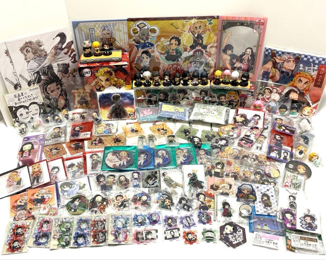 【最終値下げ】鬼滅の刃 グッズ フィギュア アクスタまとめ売り 130点以上