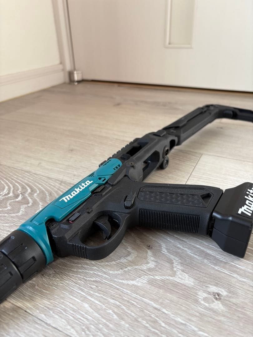 ガスガン　アクションアーミー　ガスブローバックドリルガン　マキタ電動工具風