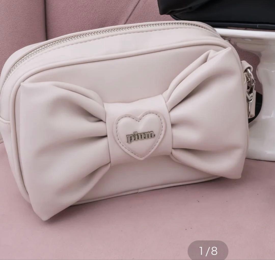 【タグ付き新品】pium ピウム　ハートボリュームリボンポシェット