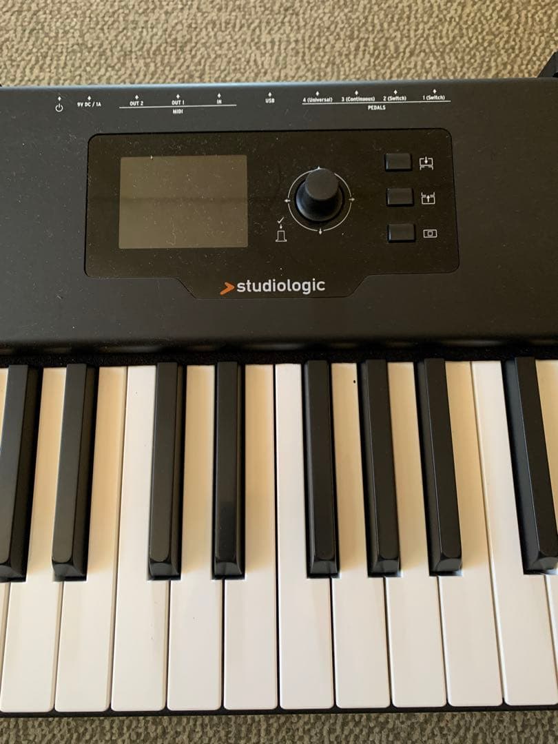 studiologic 88キー MIDIキーボード3本ペダル、譜面、PC台付き