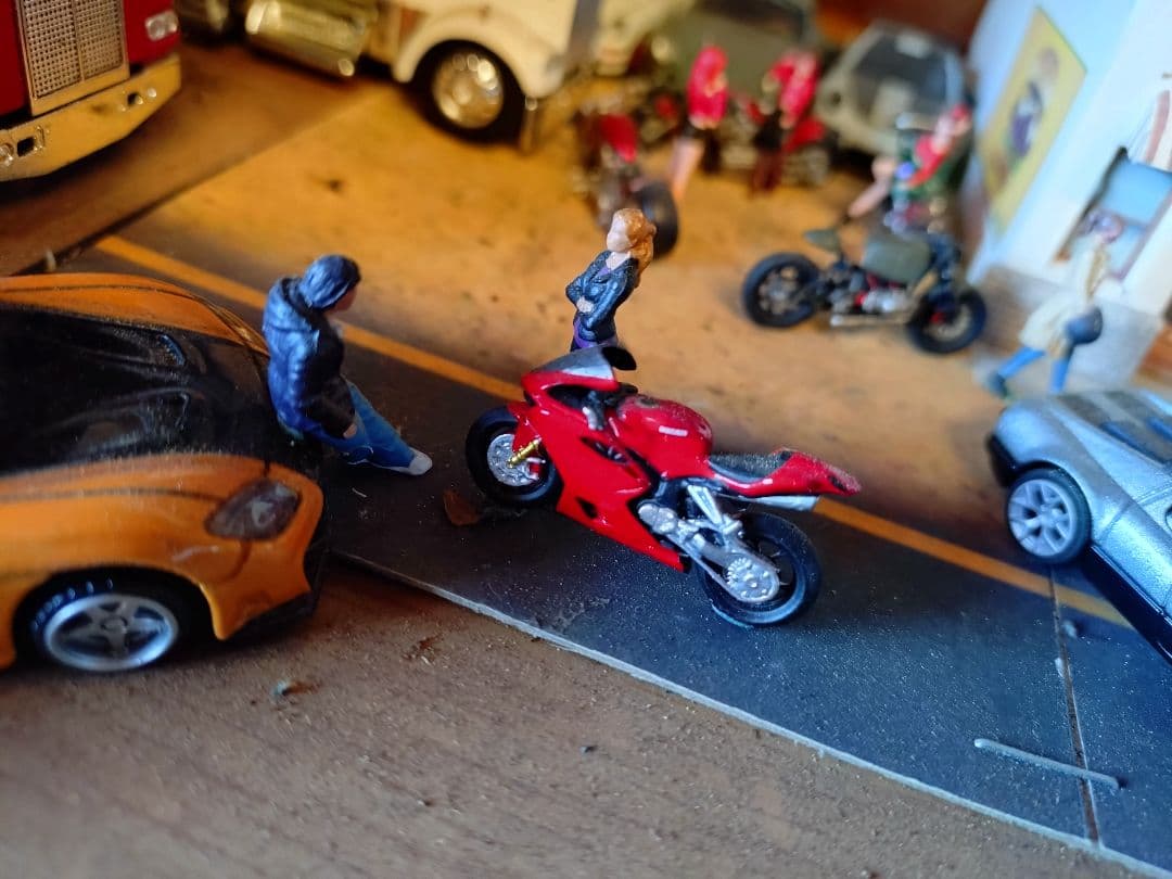 ワイスピ・ハンRX-7とジゼルのミニカー