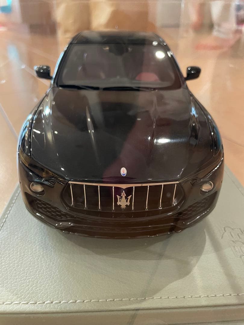Maserati Levante 限定版モデルカー ブラック