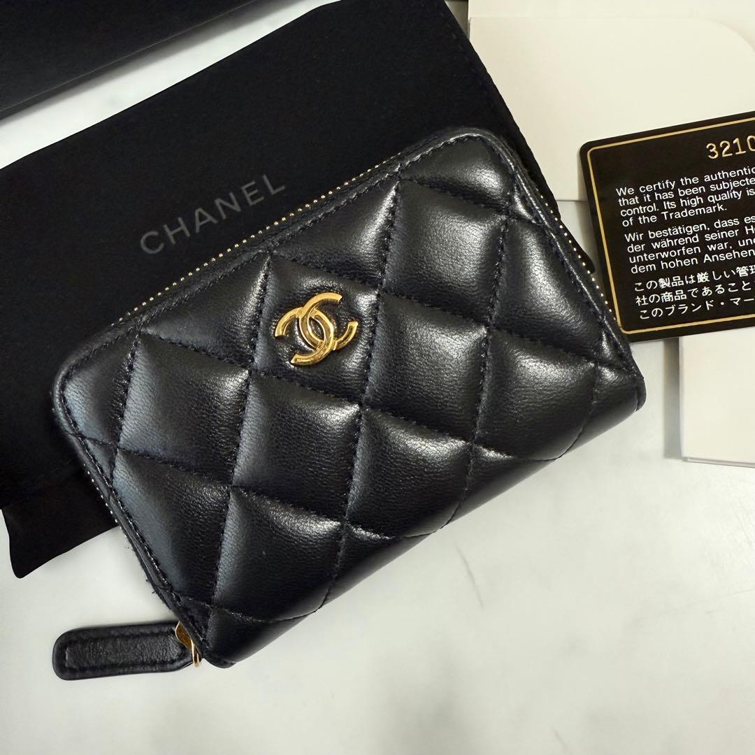 【美品】 CHANEL 入手困難 クラシックジップパース ラムスキン