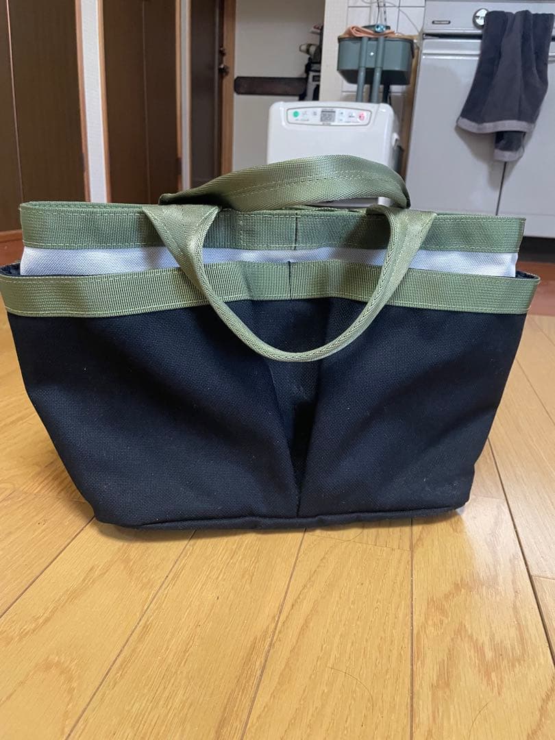 BRIEFING 中型カートバッグ ブラック/カーキ