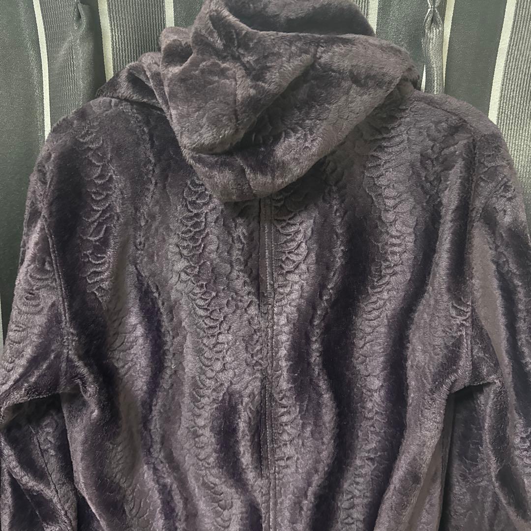 トルネードマート　デフォルメパイソンエンボスパーカー