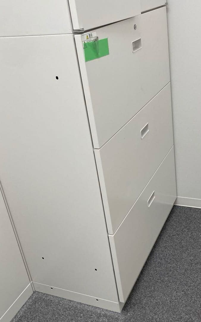 イトーキキャビネ　上:両開き　下:引出し3段　鍵付き　800x450x2076