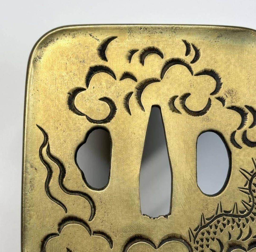 雲龍図真鍮磨地鍔 片切彫 鍔 鐔 日本刀 刀 刀装具 時代物 古美術 刀剣武具