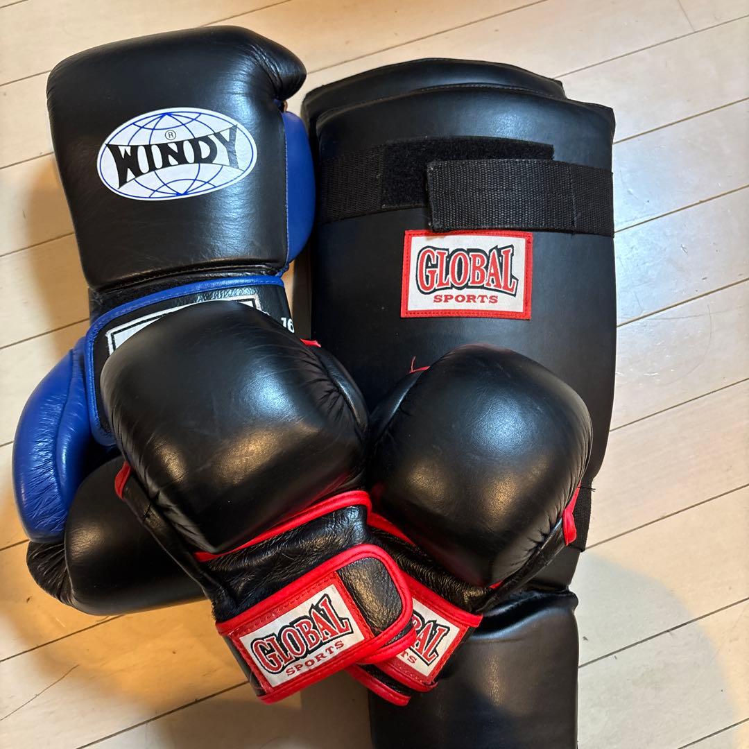 格闘技ボクシンググローブ