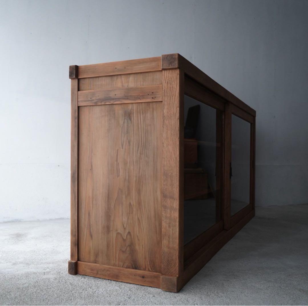 カウンターガラスケース