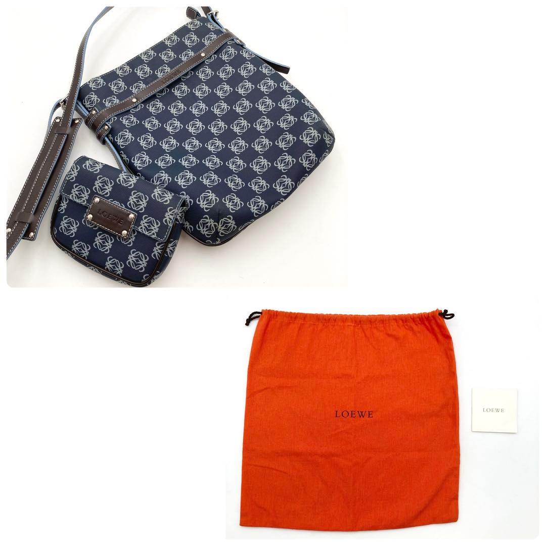 fumiko✨ LOEWE ショルダーバッグ リピートアナグラム 紺色