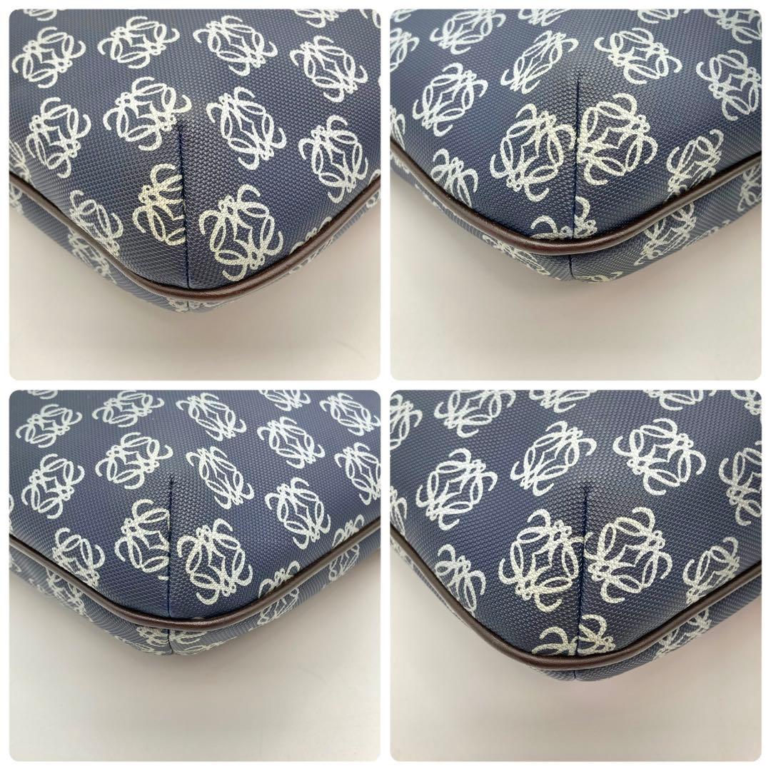 fumiko✨ LOEWE ショルダーバッグ リピートアナグラム 紺色