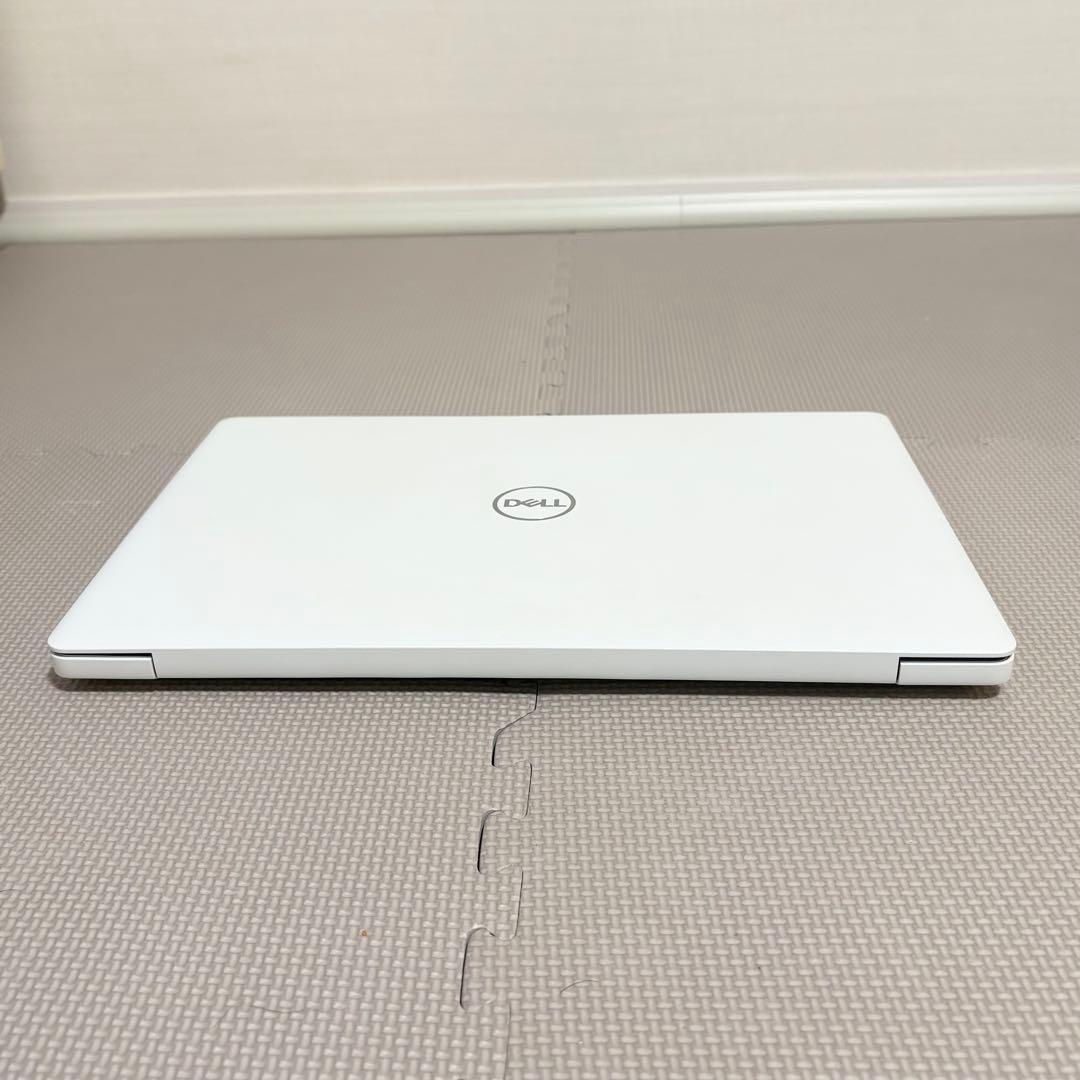【美品】Dell Inspiron 5570【i7/8GB/SSD+HDD】