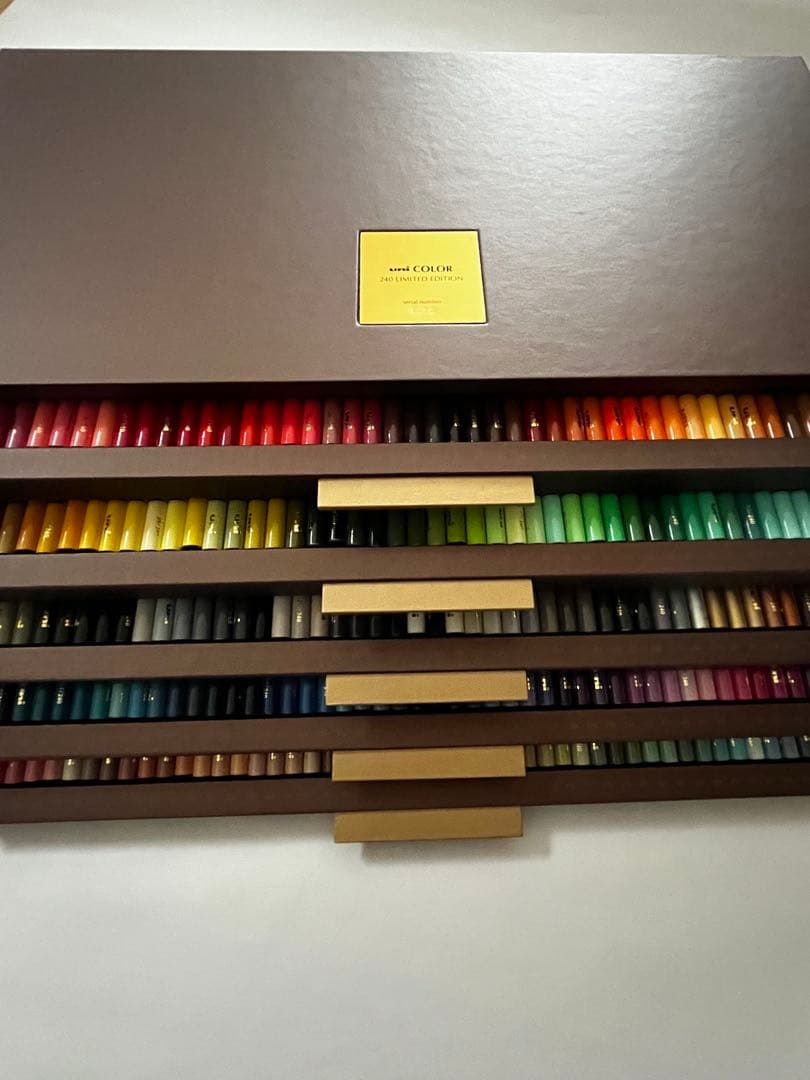 三菱鉛筆ユニカラー240色セットリミテッドエディション限定生産品