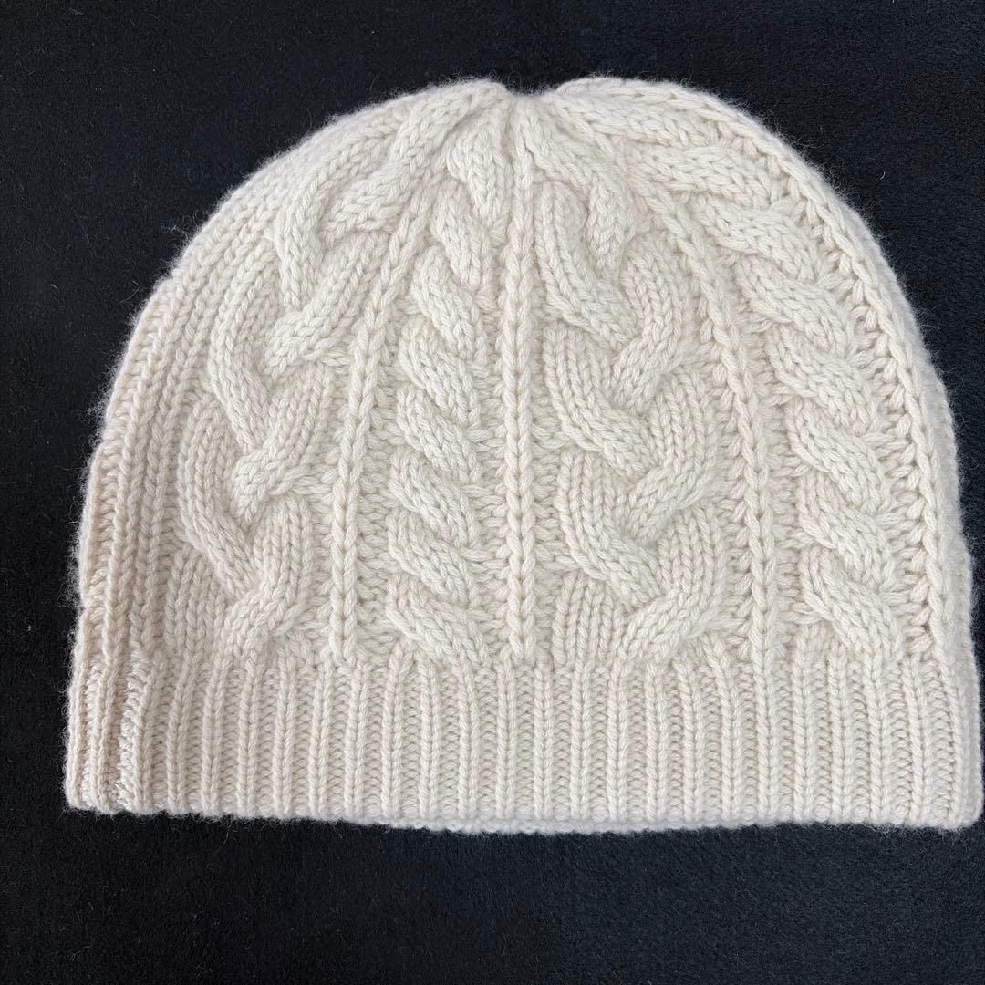 美品 FURLA ケーブル編み カシミヤ100%クリーム色