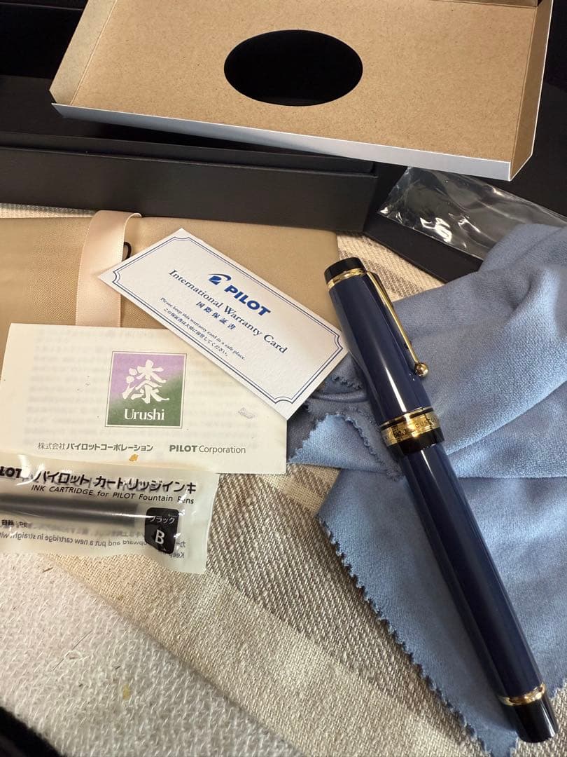 パイロット万年筆、漆、カスタム紺青、30サイズペン先 万年筆 ペン先はM
