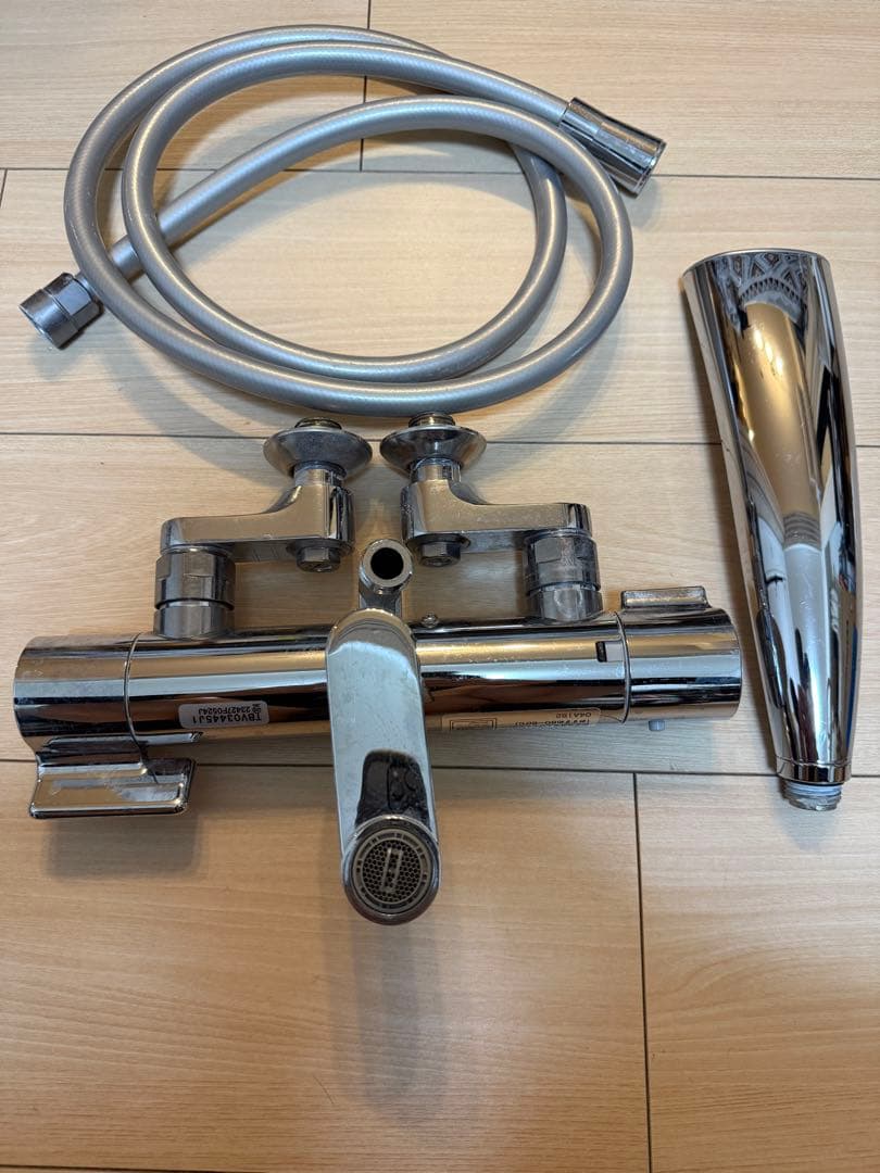 TOTO サーモスタット混合水栓 TBV03401J1 シャワーヘッドホース付き