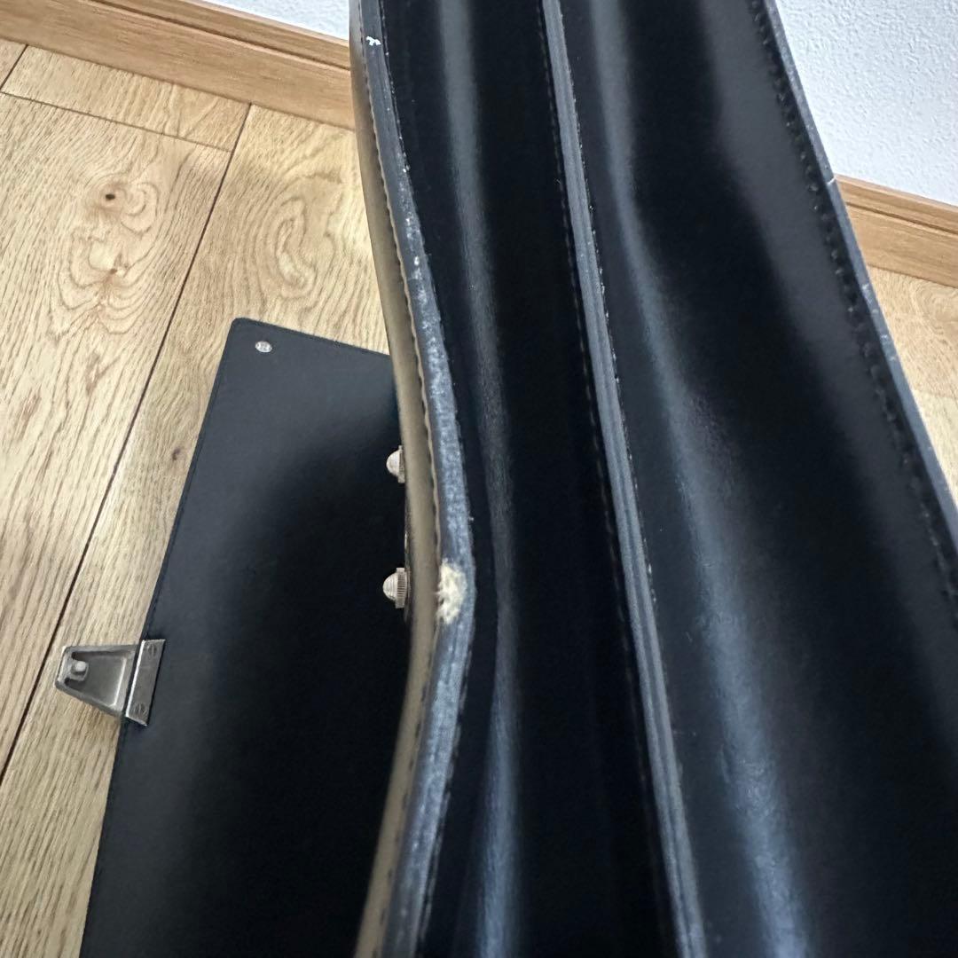 カルティエ　ビジネスバック　レザー　黒