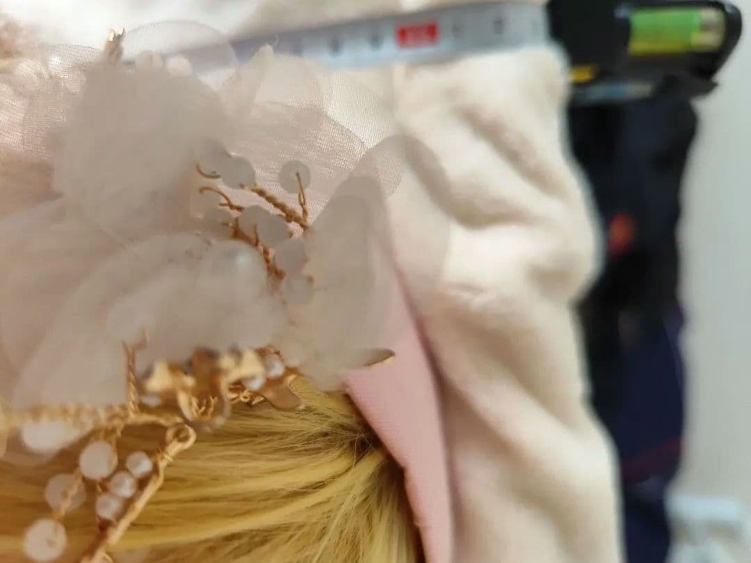 シリコンドール、花のヘアアクセサリーとローション1個お付けします。