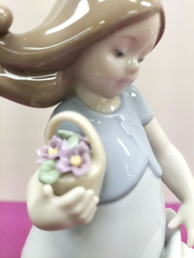 リヤドロ　陶器人形　「リトルバイオレット」スペイン　No8043 完品　美品