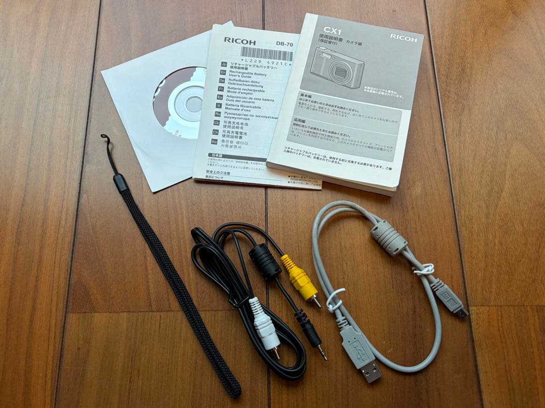 【美品・付属品完備】動作確認済み　RICOH CX1 ブラック 予備バッテリー付