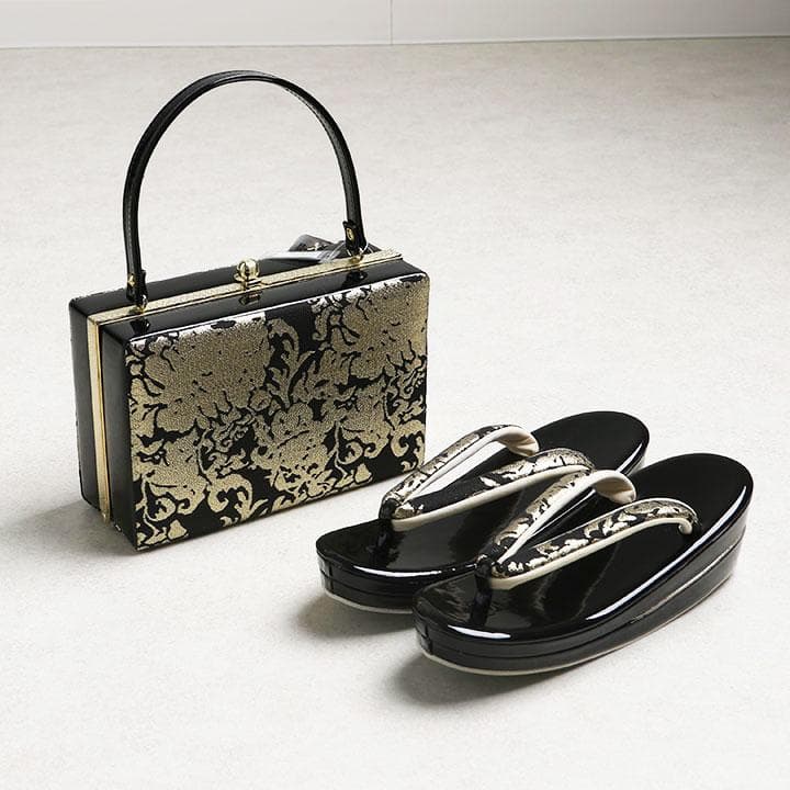 【新品】草履バッグセット　黒地にモダン柄 (ゴールド) 03079