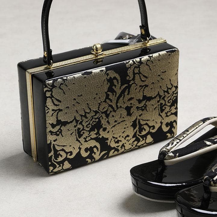 【新品】草履バッグセット　黒地にモダン柄 (ゴールド) 03079