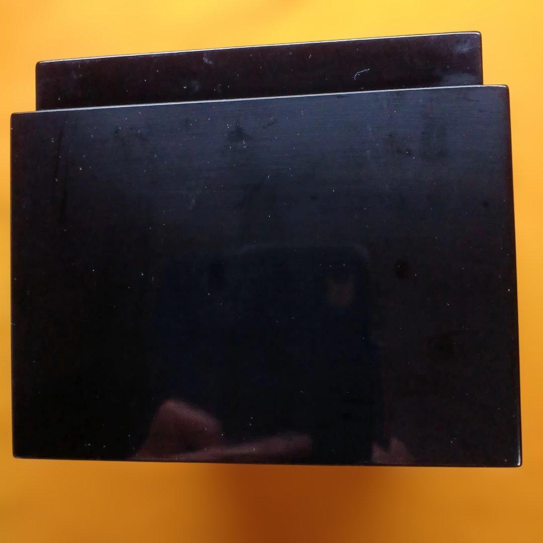 利休 茶箱 と 羽箒 鳥獣戯画の模様